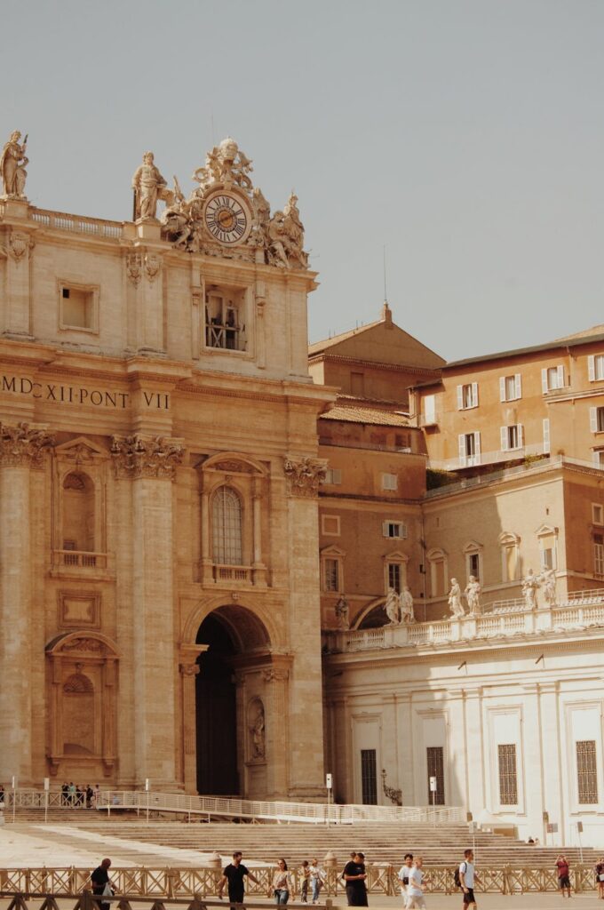Tudo sobre o Conclave, sobre os Papas e sobre os Arcebispos que votarão no próximo Pontífice da Igreja Católica