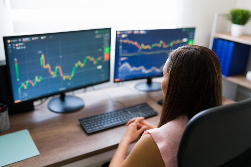 Como funciona a bolsa de valores, o que é a B3, como investir, o papel do home broker, como funcionam as ações e a importância de estudar...
