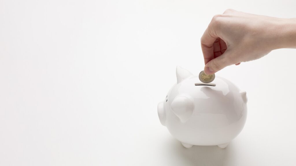 Qual a diferença entre guardar dinheiro e investir dinheiro? Entenda quando usar cada estratégia e como equilibrar segurança e crescimento...