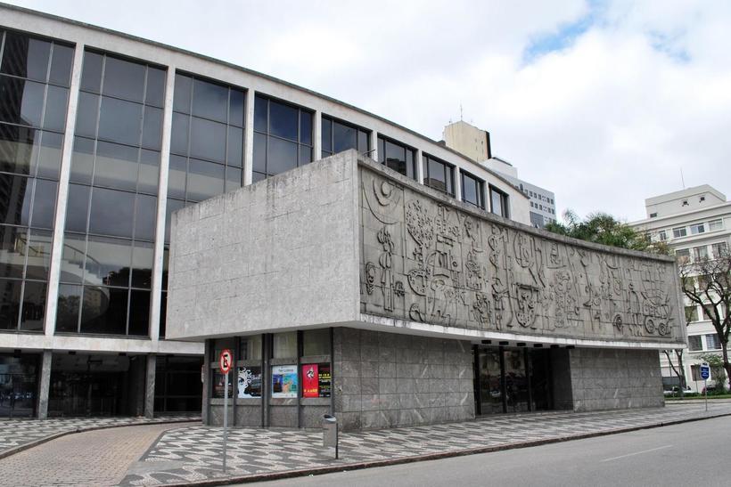 Conheça tudo sobre os maiores teatros do Brasil: sua história, arquitetura e importância cultural