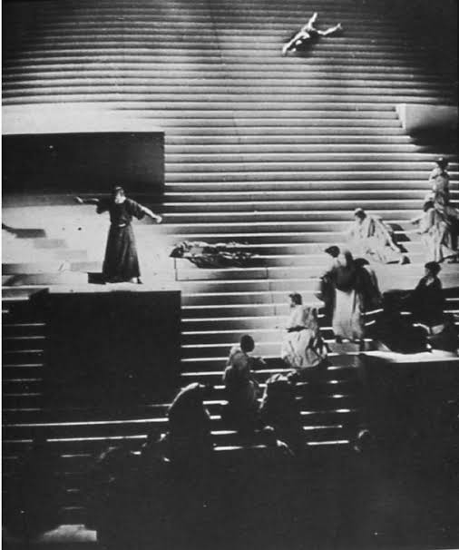 Saiba tudo sobre cenografia do teatro: sua história, importância e mudanças ao longo dos tempos
