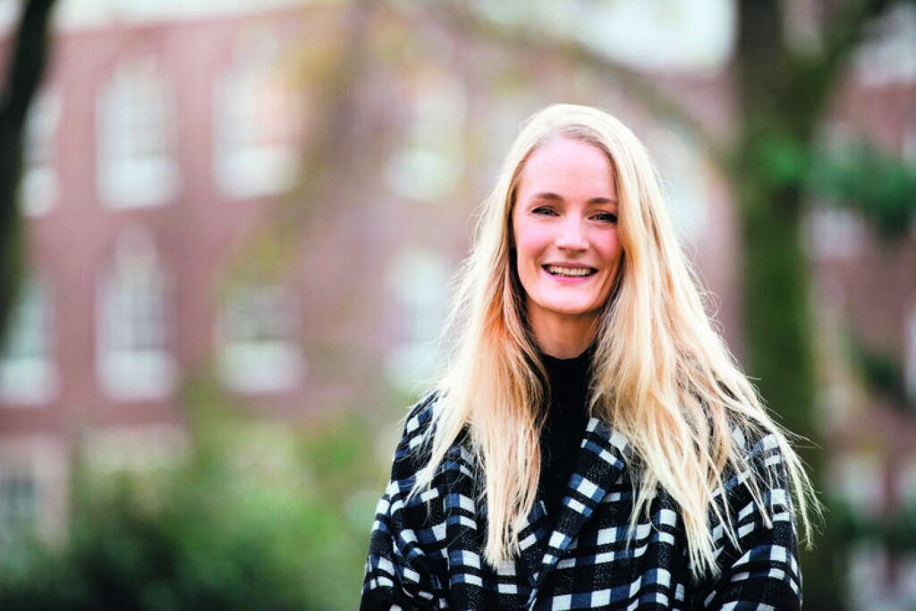 Prepare-se para o suspense “Apartamento de Paris”, de Lucy Foley — um thriller psicológico que revela o lado mais sombrio parisiense