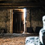 “A Empregada”, de Freida McFadden é um thriller psicológico eletrizante que prende do início ao fim e surpreende no final...