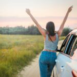 Transforme seus trajetos com a música para viagens ideal e descubra cidades, playlists e dicas para cada aventura